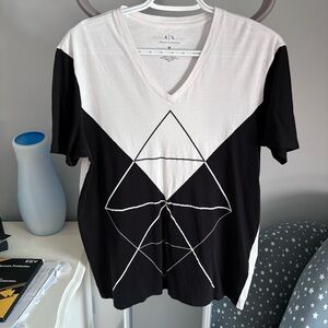 Armani exchange v-neck white and black logo t-shirt medium
